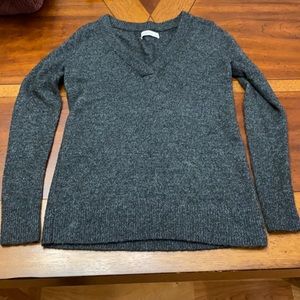 V neck Abercrombie Sweater!
